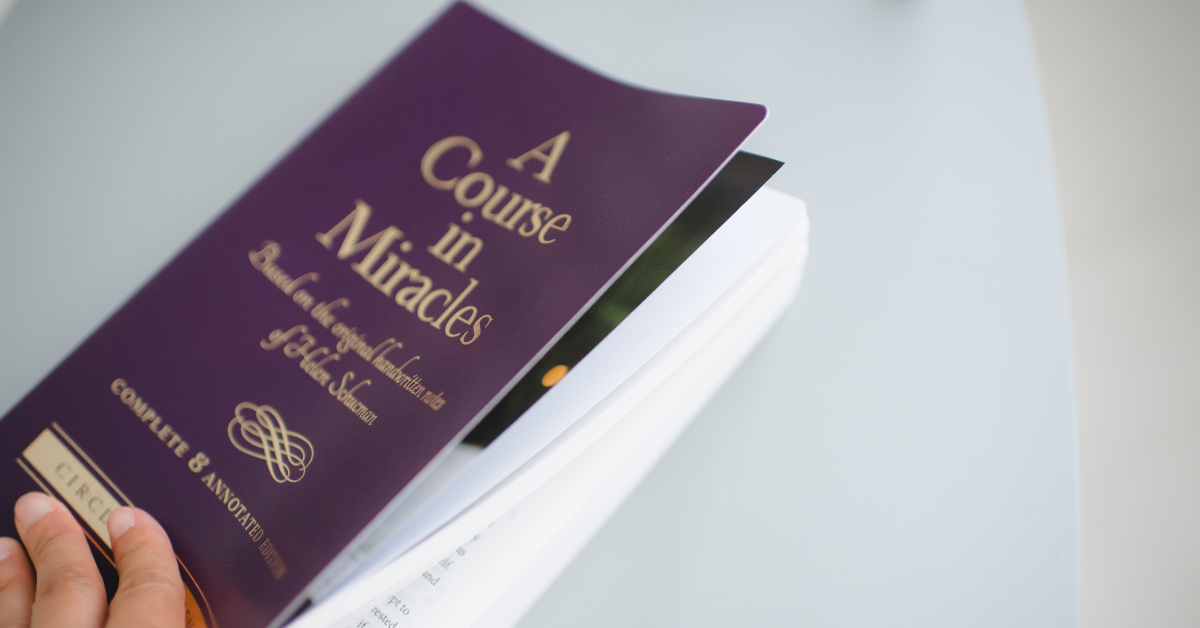 A Course in Miracles Softcover (Complete and Annotated